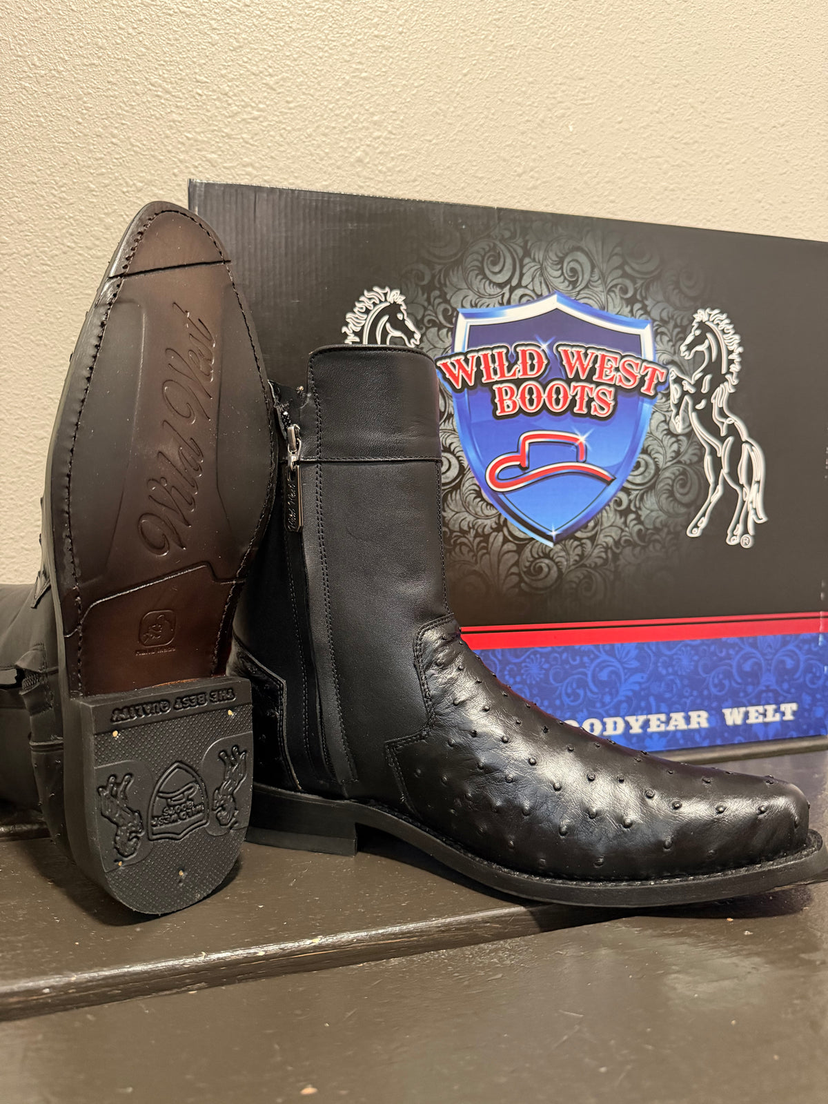 Wild West Ostrich Milano Low Shaft Black
